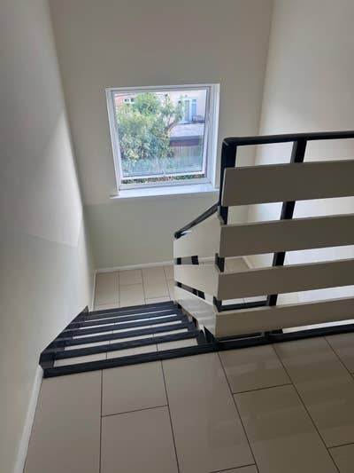 **Bright 2-Bed Flat | 2nd Floor | Parking | Part F Main Photo