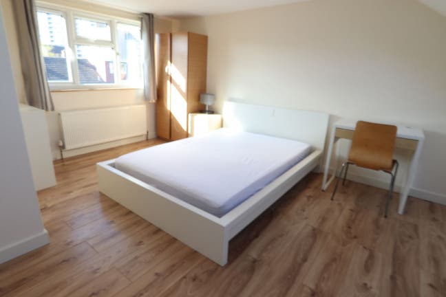 Fully Furnished Double Rooms | Canary Wharf | Zone Main Photo