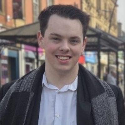 Student Looking for Room Near Uni Main Photo