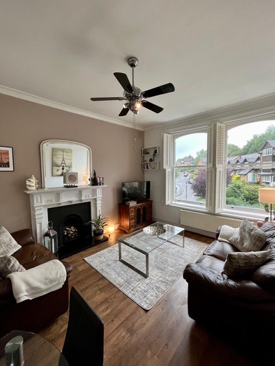 Room in shared flat available for female  Main Photo