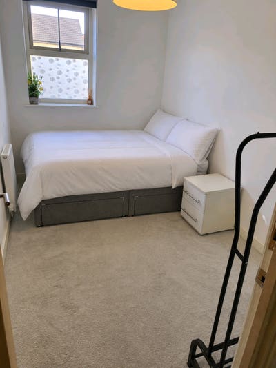 Spacious Room in Shared Home for Professionals 🏠 Main Photo