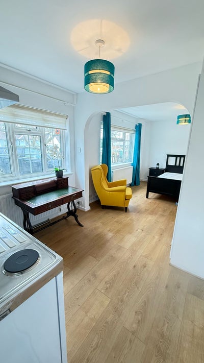 A nice and cozy studio flat  Main Photo