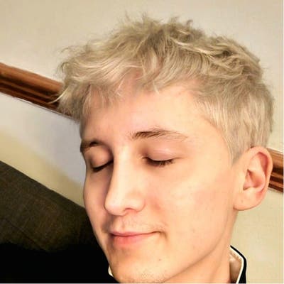 I am a professional male aged 30. I am lookin... Main Photo