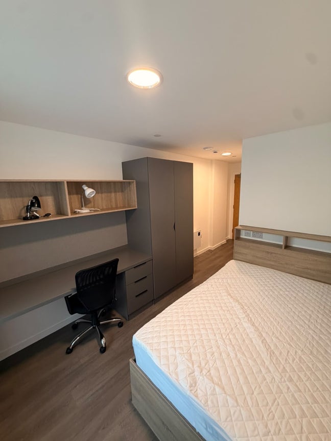 🏠 Canvas Bristol – Gold En Suite Tenancy Takeover Main Photo
