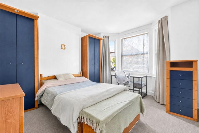 Double Room in 2-Bed South-Facing Garden Flat Main Photo