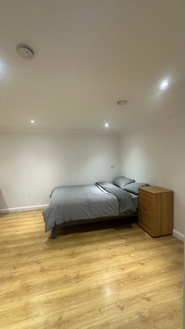 Spacious 1 Bedroom en suite – Luton Airport Area Main Photo