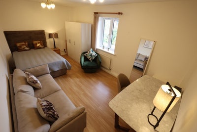 Available Now/ZoNE2/Big Size Doubleroom for Rent Main Photo