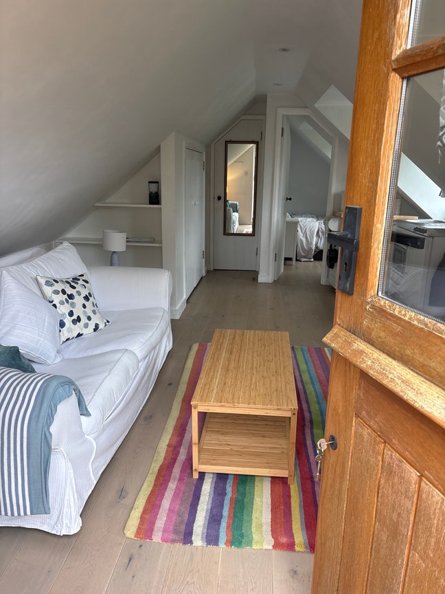 Annexe 12-15 mins from Haywards Heath station Main Photo