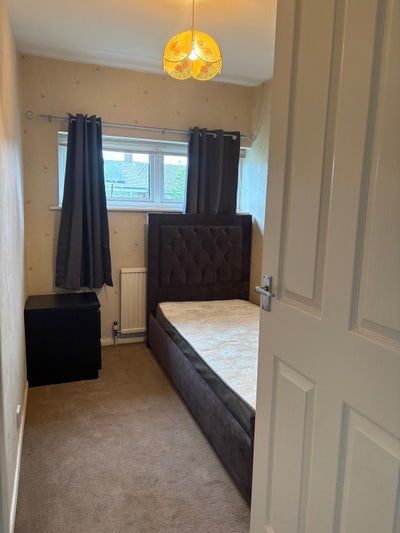 Single room in a decent house in wickford  Main Photo