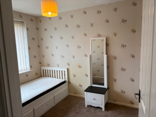 Double room in a decent house in wickford  Main Photo