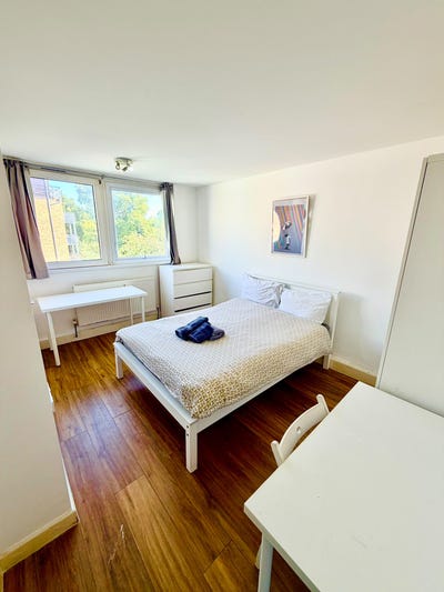 01 Ensuite room for 1 or couple  in East Putney  Main Photo