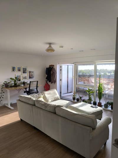 Room in 2 bedroom apartment CB1 Main Photo