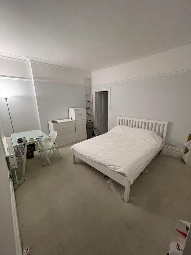 Battersea 3b3b ensuite room Main Photo