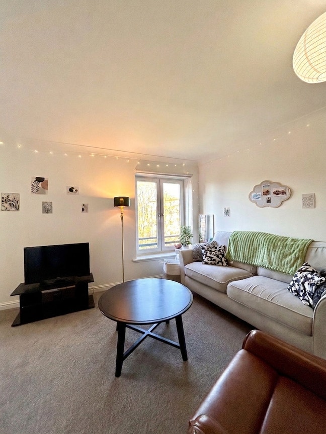 Bright and cozy room in G1 flat :) Main Photo
