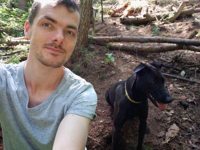 Professional Male with 2 dogs seeks double room Main Photo