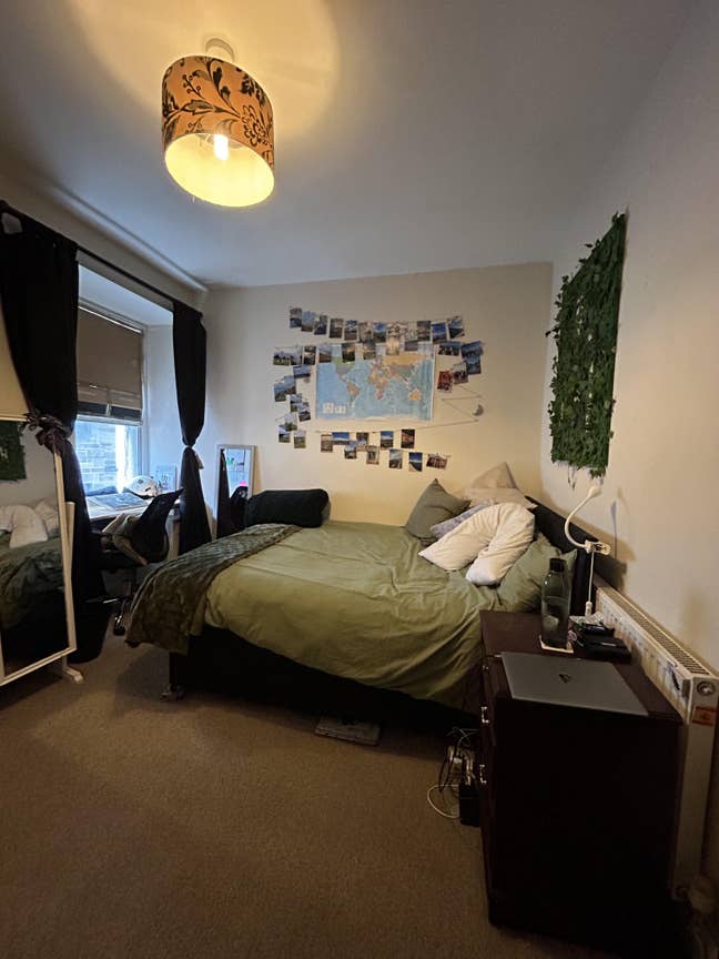 One bedroom available in central Edinburgh!  Main Photo