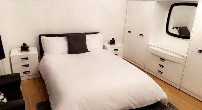 Large Room Available! Main Photo