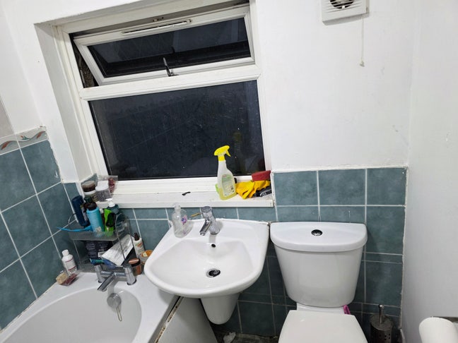 Double room to let  Main Photo