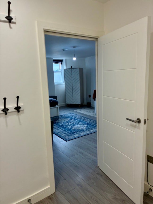 Studio flat for 1-3 months Main Photo
