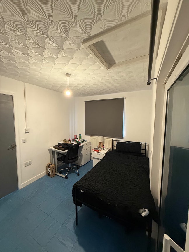 Furnished Double Room and En-suite Room Main Photo