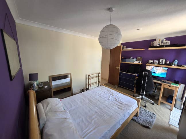 Furnished Large Double Bedroom Main Photo