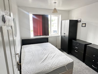 Great Double Room available in Prime Area LE2 Main Photo
