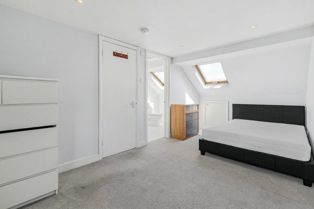 Double Room with En-Suite Clapham  Main Photo