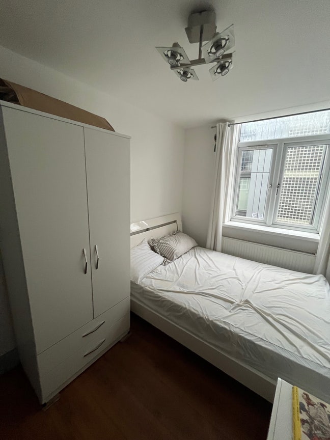Shoreditch 1 bright bedroom Main Photo