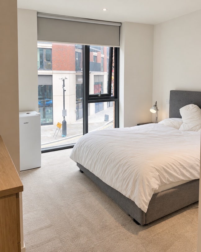Bright Room in Royal Wharf Flatshare Main Photo