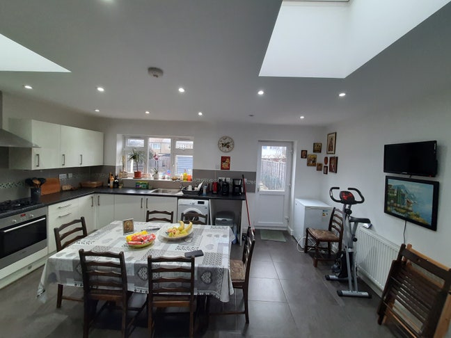 Double Room -> Harrow HA2 -> All Bills Included Main Photo