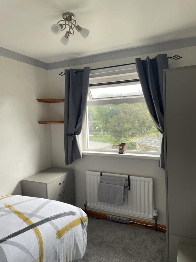 Single room to rent, fully furnished. Main Photo