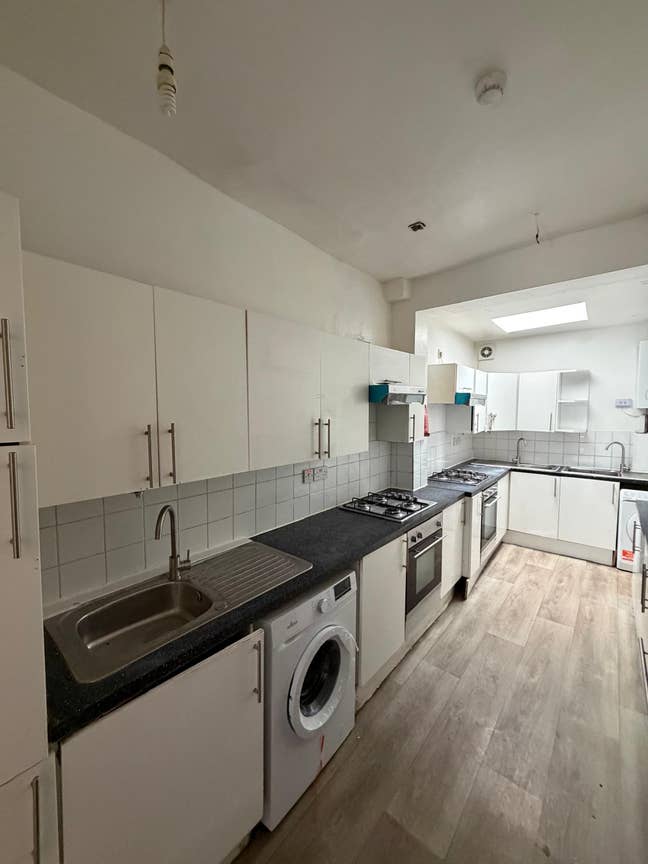 🏡✨ Newly Refurbished Rooms | 🚆 Ilford Station 📍 Main Photo