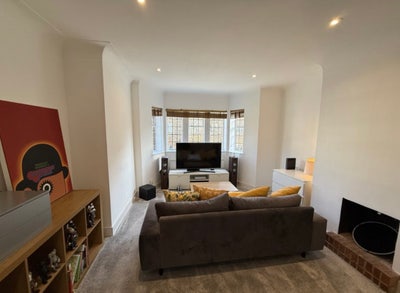 Stunning 2-Bedroom Flat in Belsize Park Main Photo