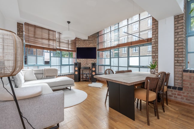 Lovely double room in 2-bed, 2-bath flat SE1 Main Photo