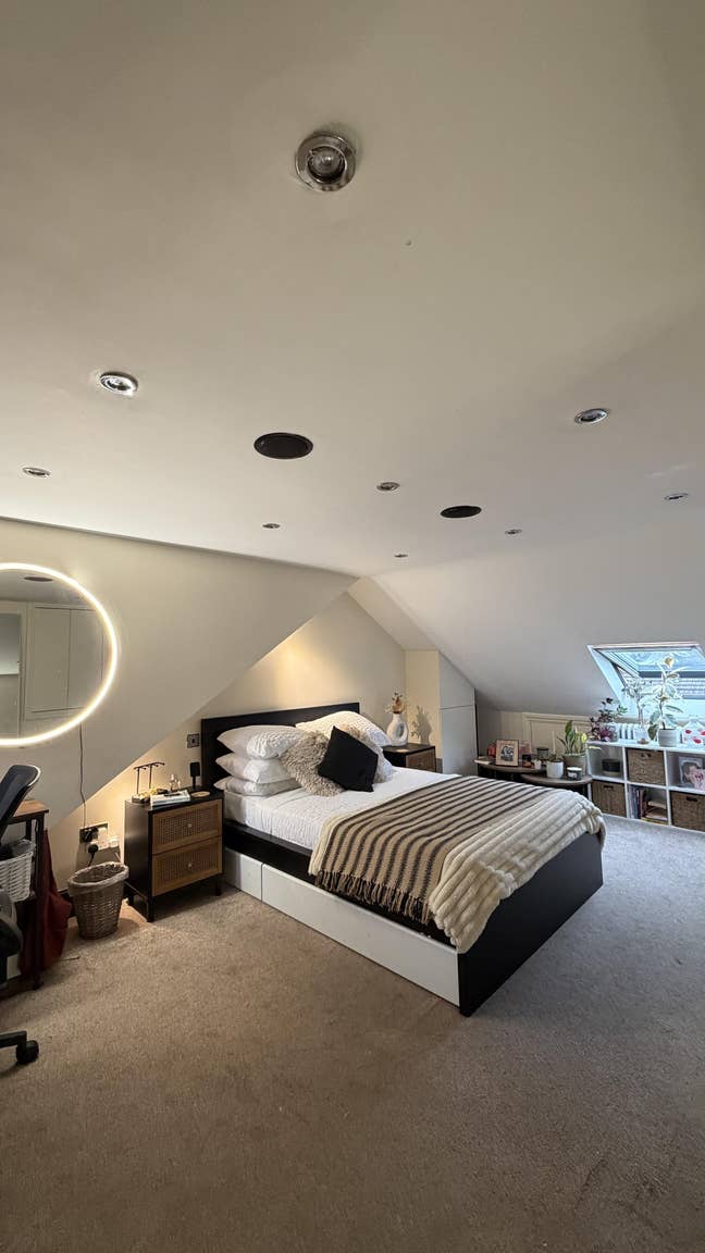 Loft conversion with en suite  Main Photo
