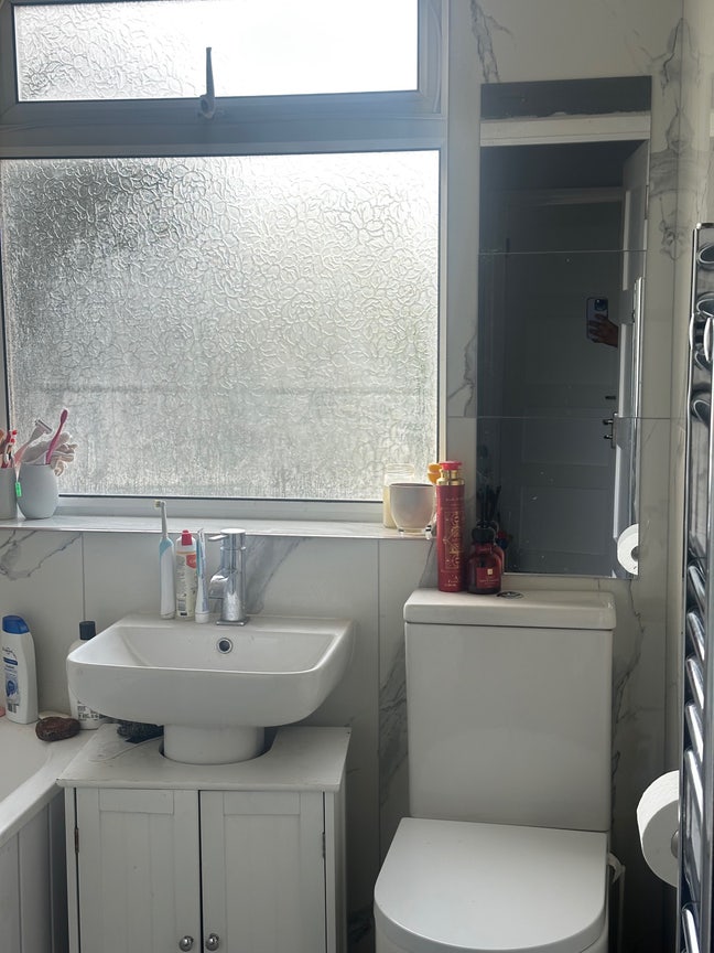 Double room with fitted wardrobe Main Photo