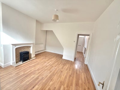 Newly Refurbished House | 2 Bed, 2 Reception Rooms Main Photo