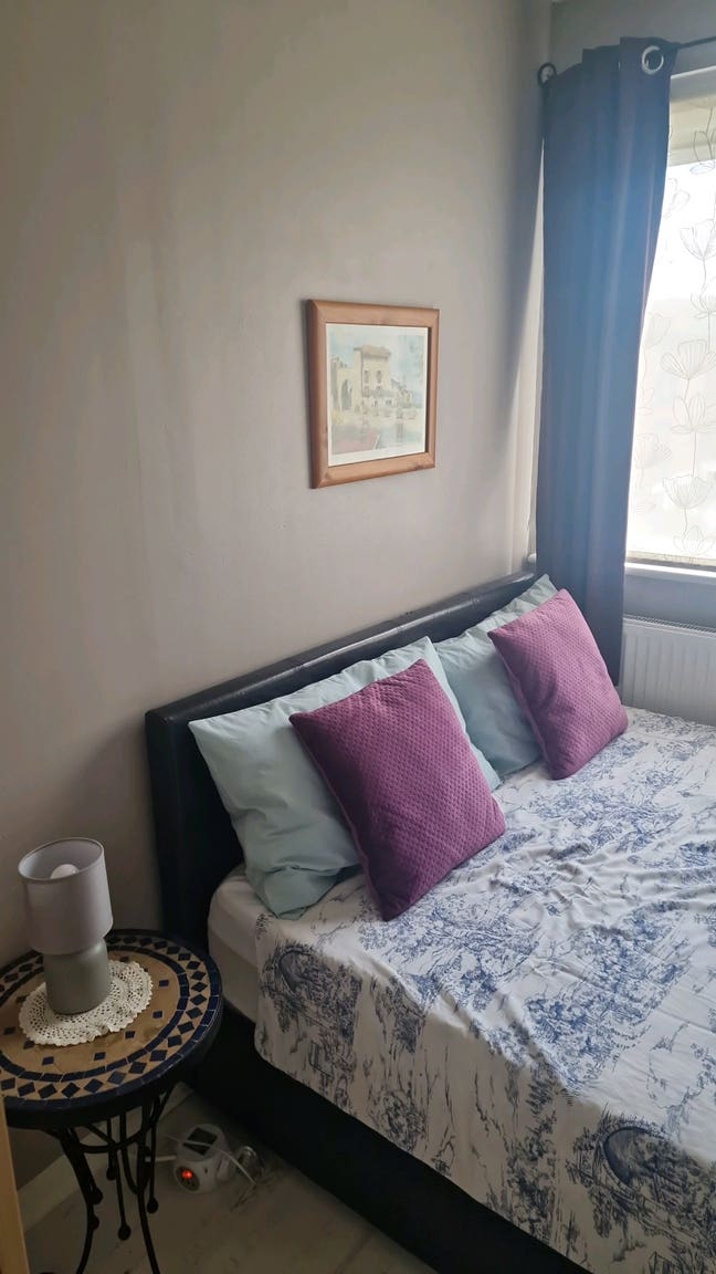 Lovely flat in Highgate Main Photo