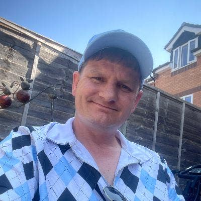 Professional Male seeks a single or double room Main Photo