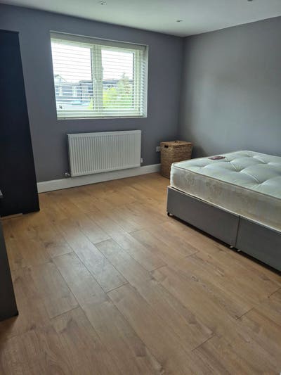 2 Rooms Main Photo
