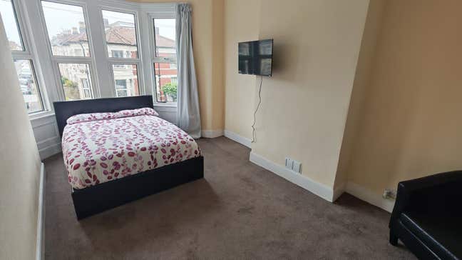 Lovely spacious double room  Main Photo