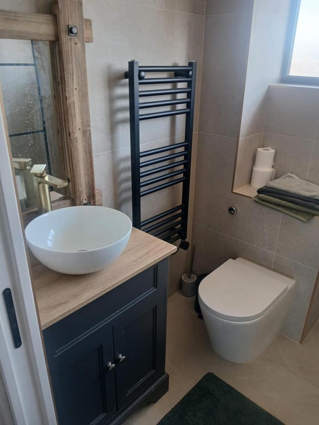 4 double rooms for let in East Tilbury  Main Photo