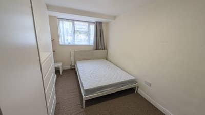 Room for 1 person in a friendly shared house Main Photo