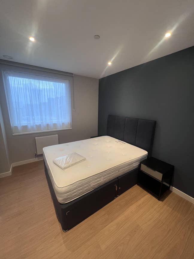Double bedroom available in East Village Main Photo