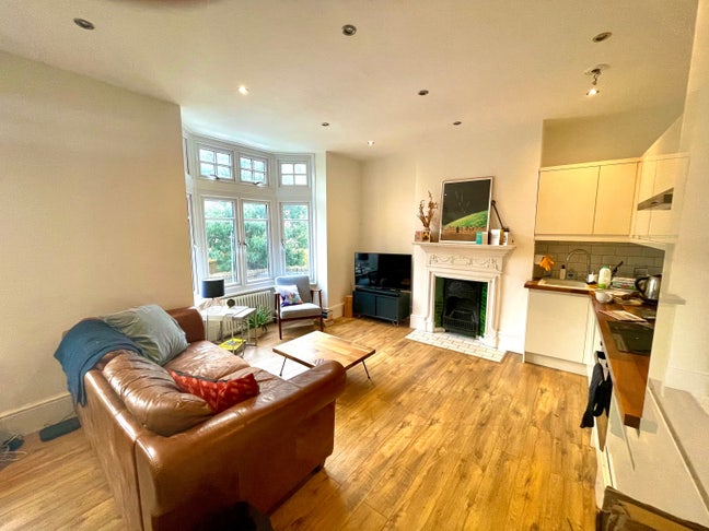 1 bed available in 2 bed maisonette Main Photo