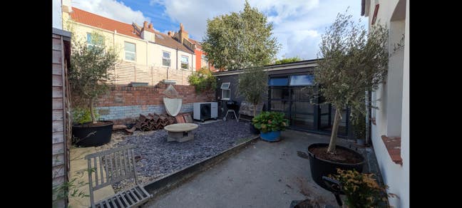 Entire House (2 Double Rooms)  Main Photo