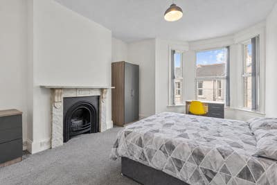 Double Rooms Available - Central Location🤩 Main Photo