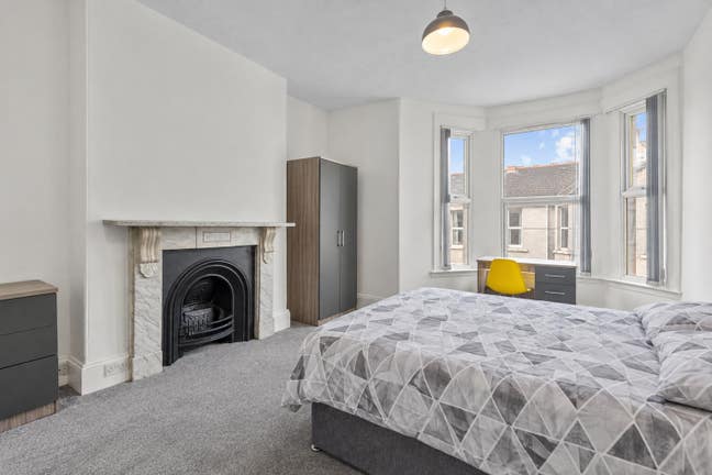 Double Rooms Available - Central Location🤩 Main Photo