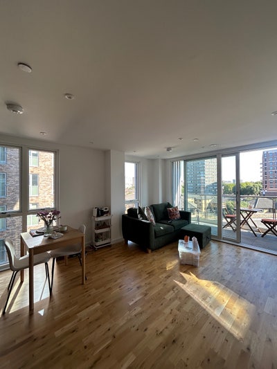 Female wanted for double room in Battersea  Main Photo