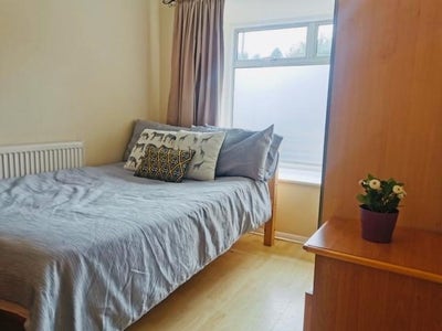 Great Room close to University of Kent  Main Photo